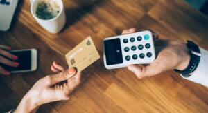 クレジットカードと決済端末